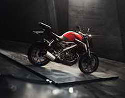 Окончательно вернула свой прайм. Настя Ивлеева вернулась к своему имиджу до голой вечеринки