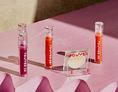 Неделя моды в Париже: Алеся Кафельникова появилась на публике без макияжа и вышла на подиум в голом платье